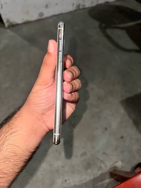 IPHONE 11 PRO MAX FOR SALE 2