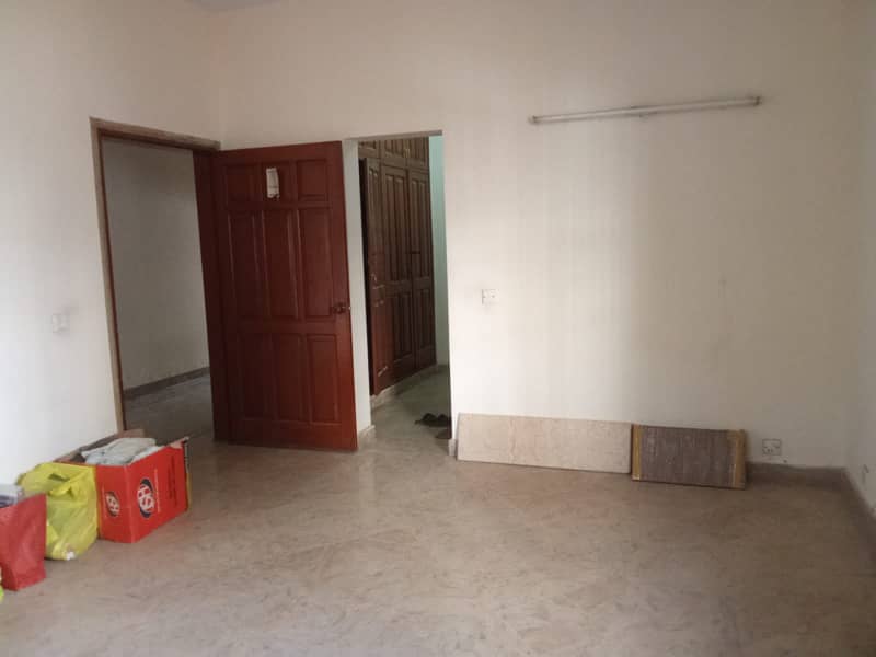 2 unit banglow for sale 3+3 bed dd 2 kitchen 3 car parking and garden 24