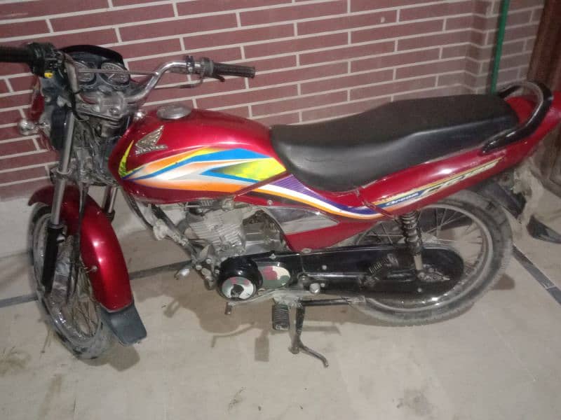 Honda CG 125 Dreams 1