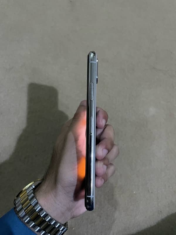 Iphone x 64gb Pta Approved with Box 3