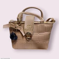 fancy world of hand bags.  delivery all over Pakistan