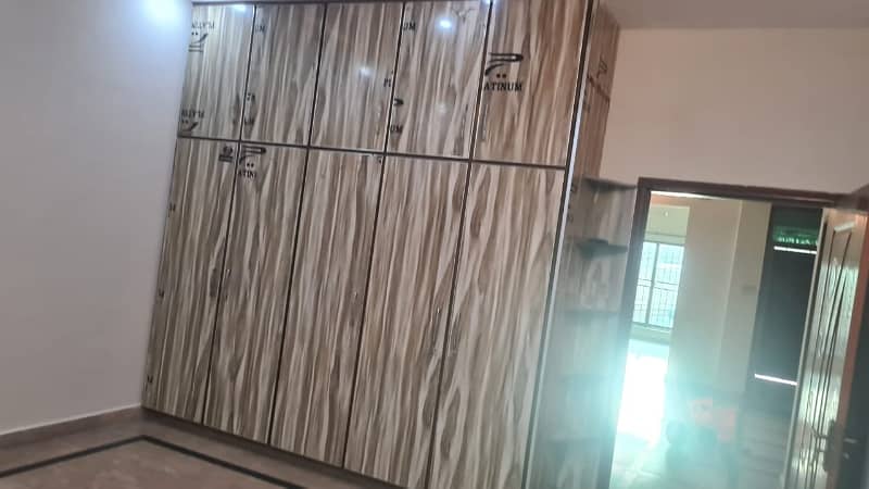 Prime Location 10 Marla Lower Portion Up For rent In Bismillah Housing Scheme 14