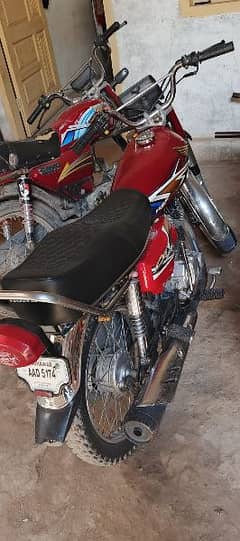 Honda 125 original condition home used bike haa engine seal koi km nhi