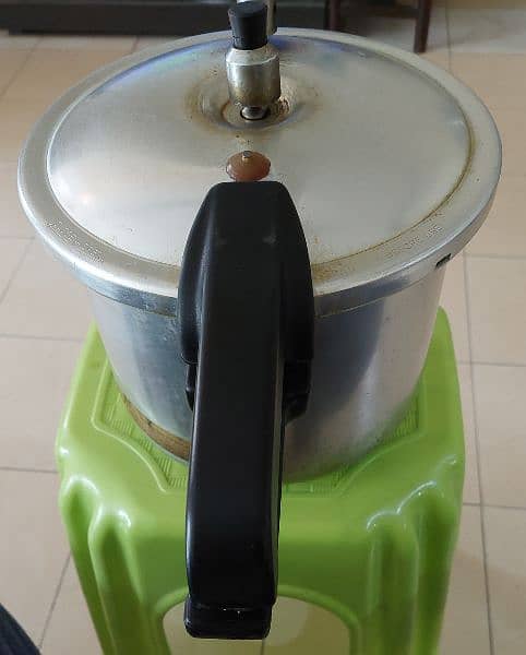 pressure cooker 1