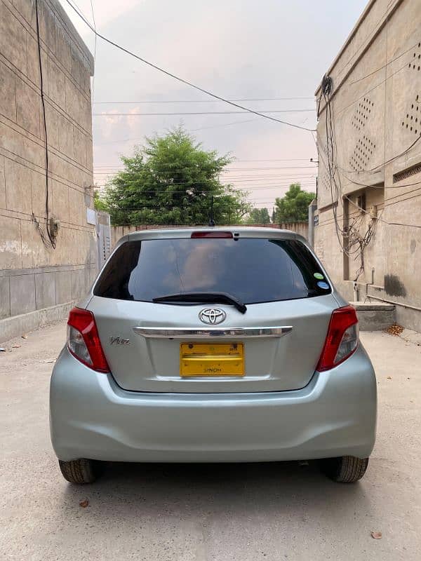 Toyota Vitz 2013 4