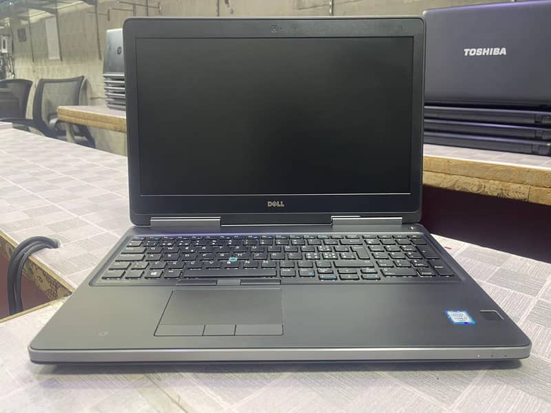 Dell Precision 7520 (GPU 04 GB) 3