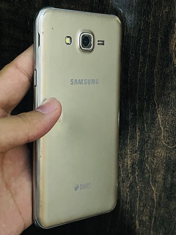 Samsung J7 1