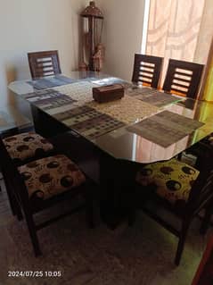 Dining table with 6 Chairs for Sale 0