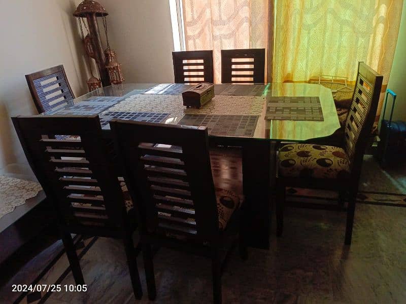 Dining table with 6 Chairs for Sale 3