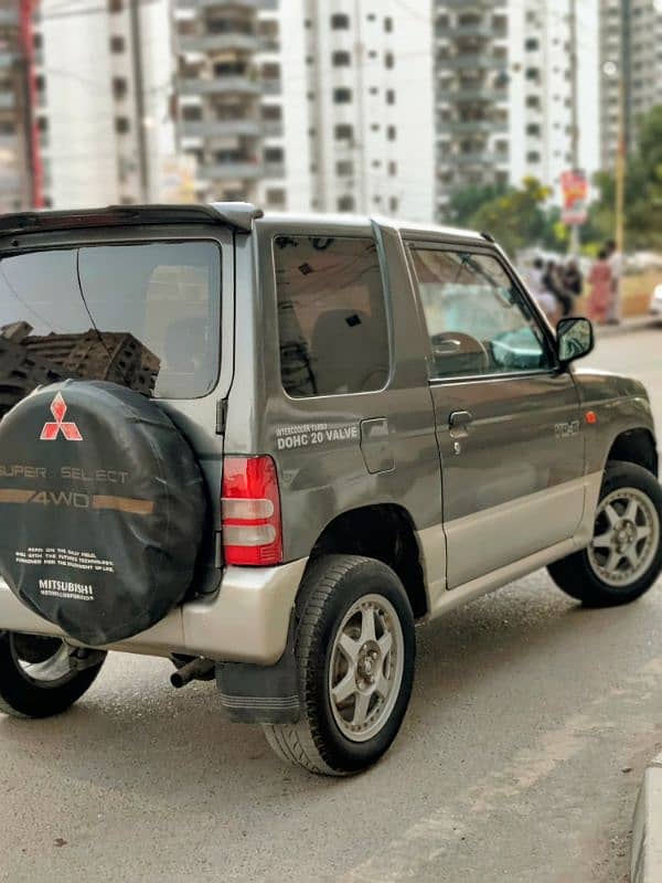 Mitsubishi Mini Pajero 4