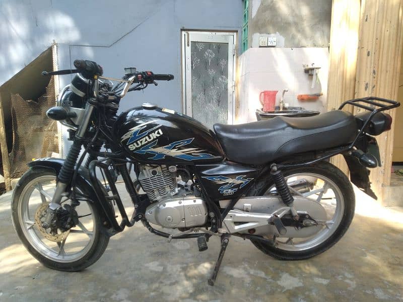 Suzuki GS 150 1