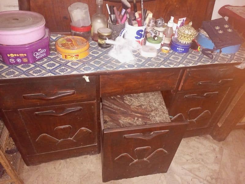 dressing table 4