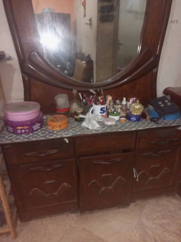 dressing table 7