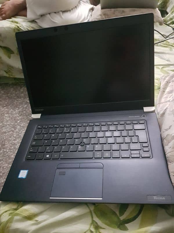 Toshiba i5 7gen. (touch panel) 1