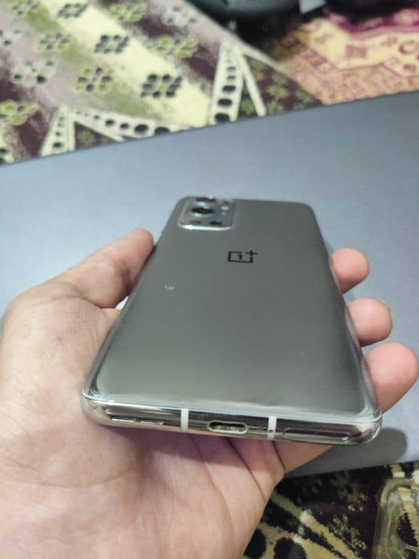 One Plus 9 Pro 6