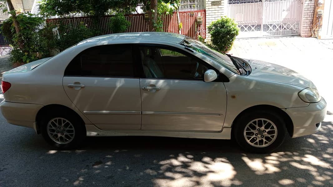 Toyota 2004 S Saloon 8