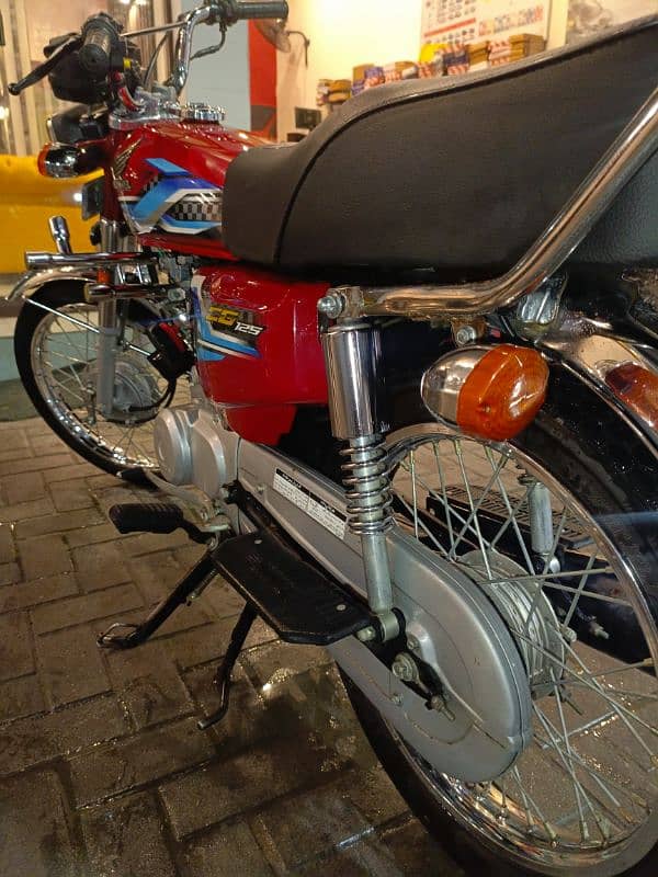 Honda 125 23 bata 24 for Urgent sale 2