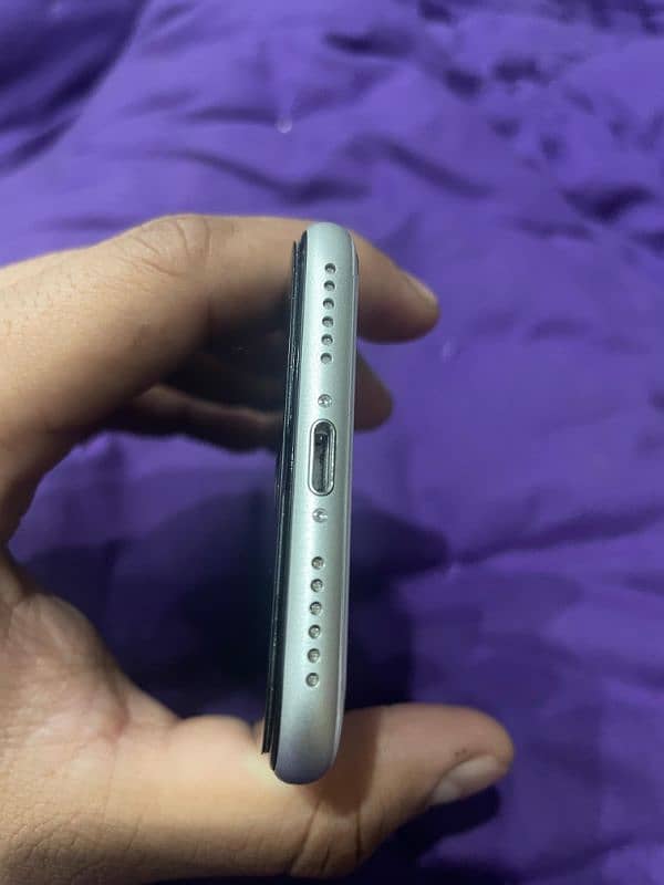 IPhone SE 2020 Non PTA 5