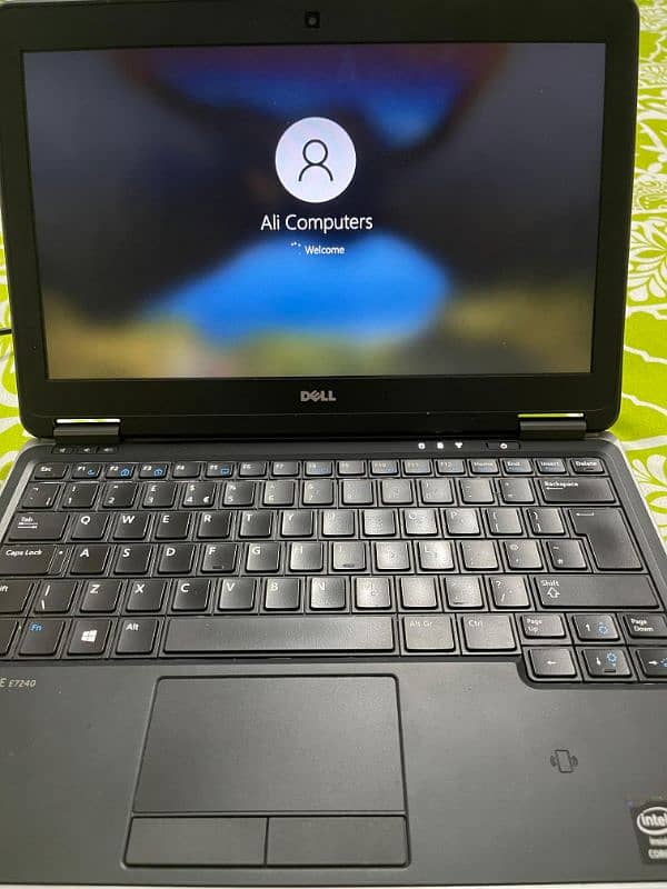 E7240 Dell latitude 1