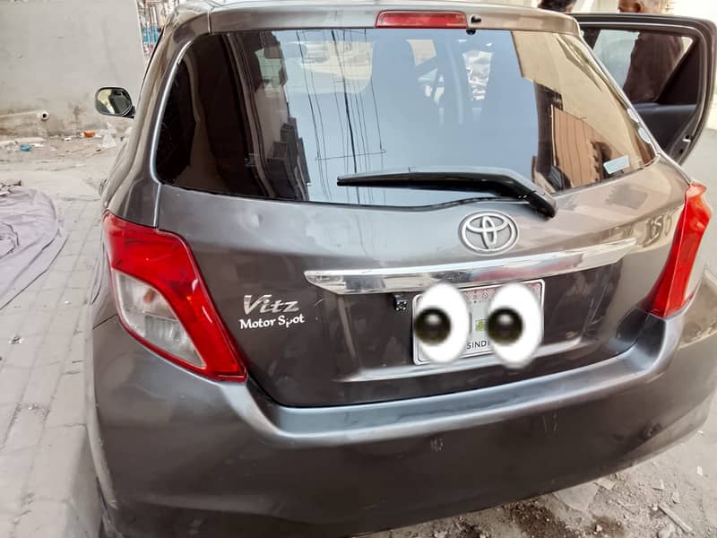 Toyota Vitz 2011 5