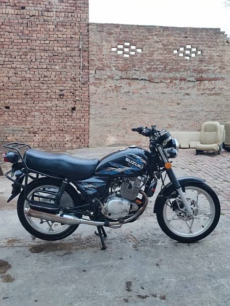 Suzuki GS 150 SE 7