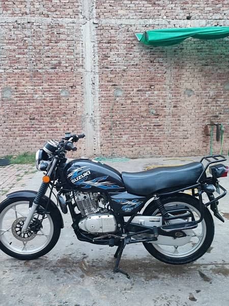 Suzuki GS 150 SE 8