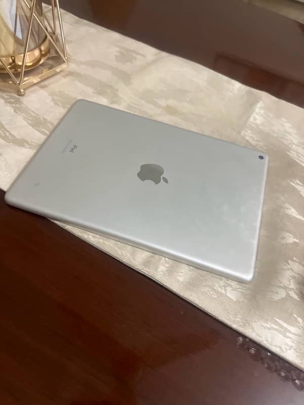 ipad7 gen good condition ios 17.6 1