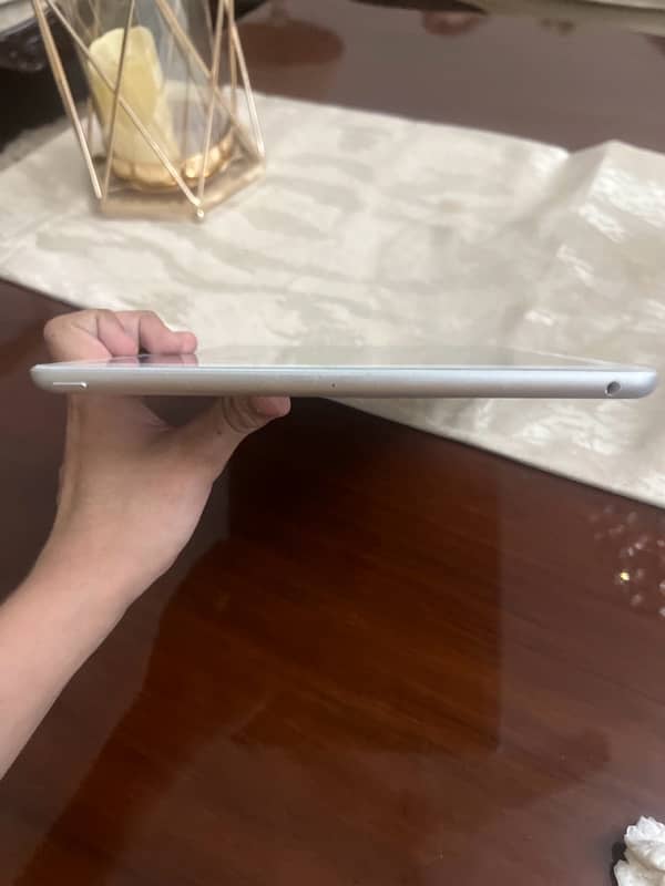 ipad7 gen good condition ios 17.6 2