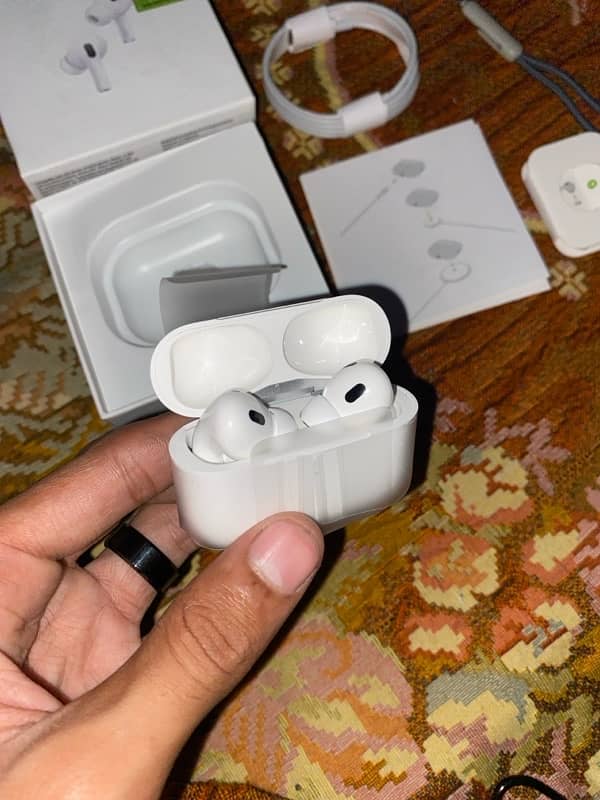 Airpods pro 2rd all ok 3