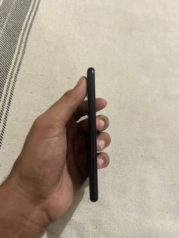 Google pixel 4a 3