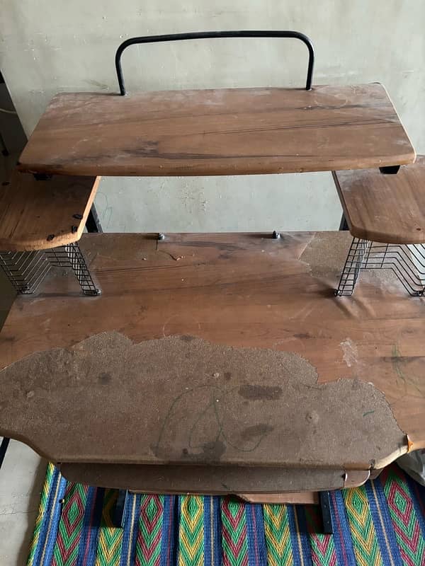 selling this table in used condition But Still okay 0