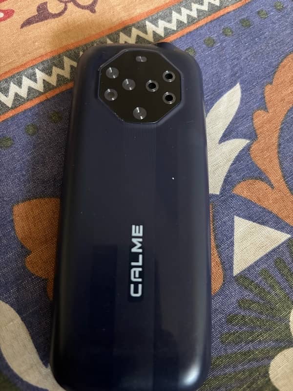 selling Calme c107 with everything box and charger 1