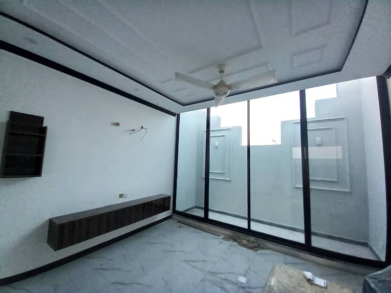 1 Kanal Brand New Upper portion with 3 Bedroom attached Bath and servant Room Near Lahore School of Economics (LSE), main Road Phase 6 and Phase 8 Broadway 5