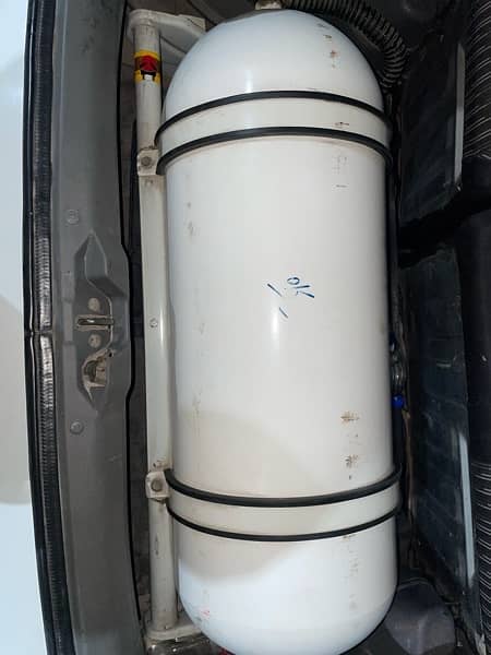 Suzuki Cultus genuine  Lpg gas cylinder  with gas kit 1