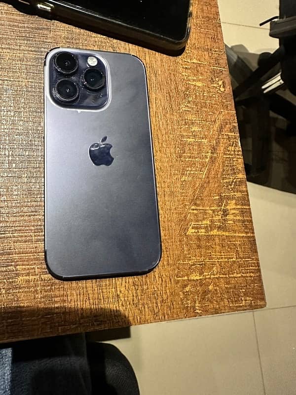 SCRATCHLESS IPHONE 14 PRO NON PTA 3