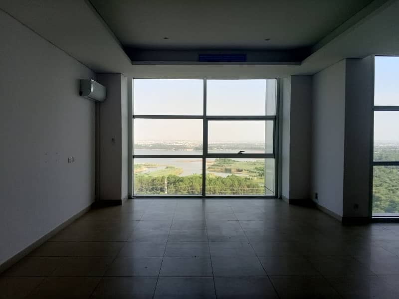 Unfurnished 4 Bed Plus Servant Room Having Attractive Lake View & Islamabad Club View. . Available For Rent. . . 8