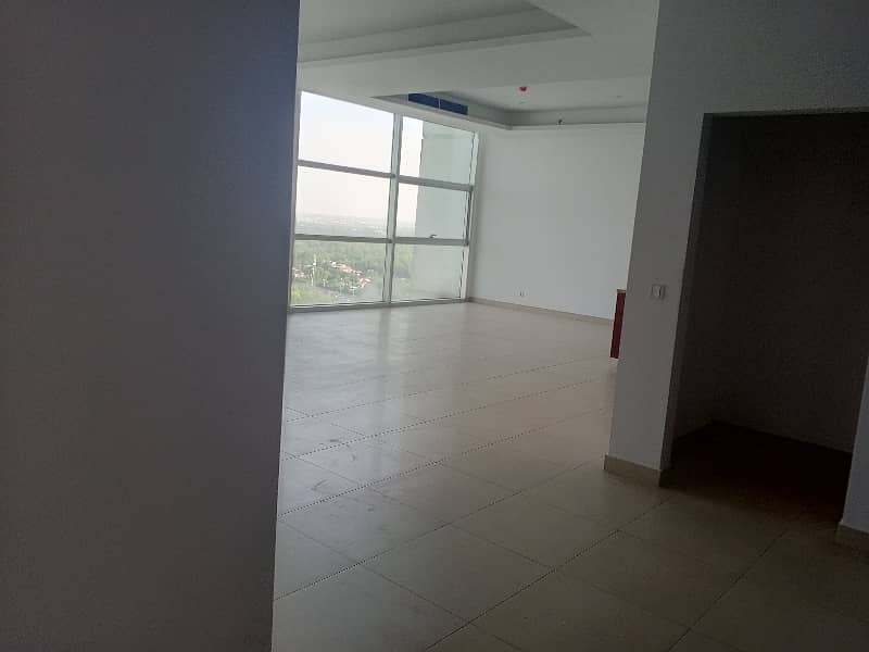 Unfurnished 4 Bed Plus Servant Room Having Attractive Lake View & Islamabad Club View. . Available For Rent. . . 16