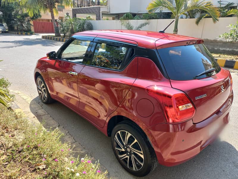 Suzuki Swift 2022 GLX CVT 1