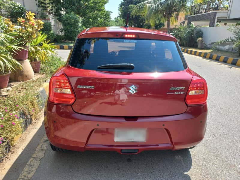 Suzuki Swift 2022 GLX CVT 3