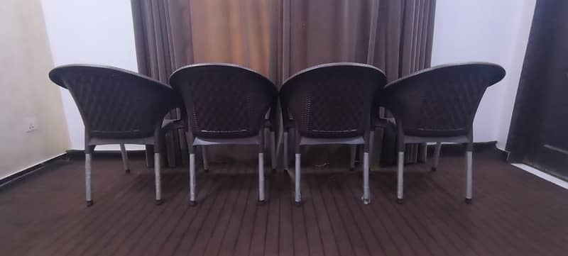 4 Plastic Chairs - New Condition 2