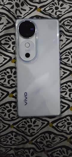 Vivo v40