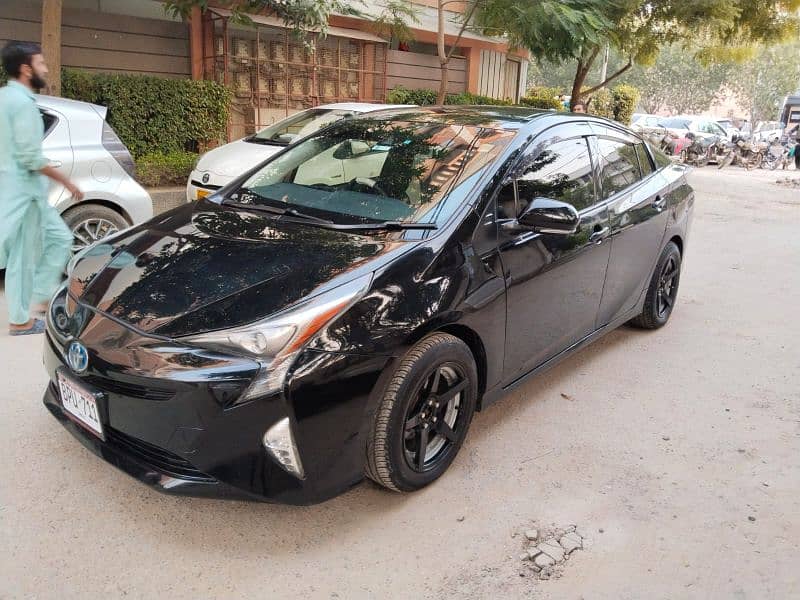 Toyota Prius 2016 1