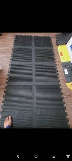 Rubber tile