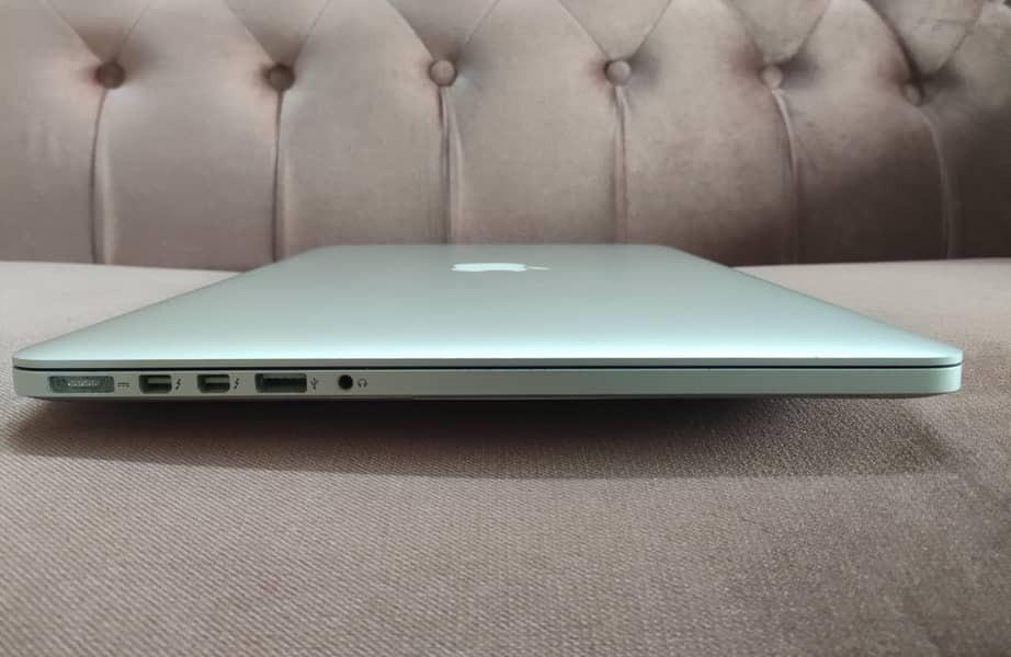 Urgent Sale! Macbook Pro 15 inch Late 2013 Core i7. Read ad 2