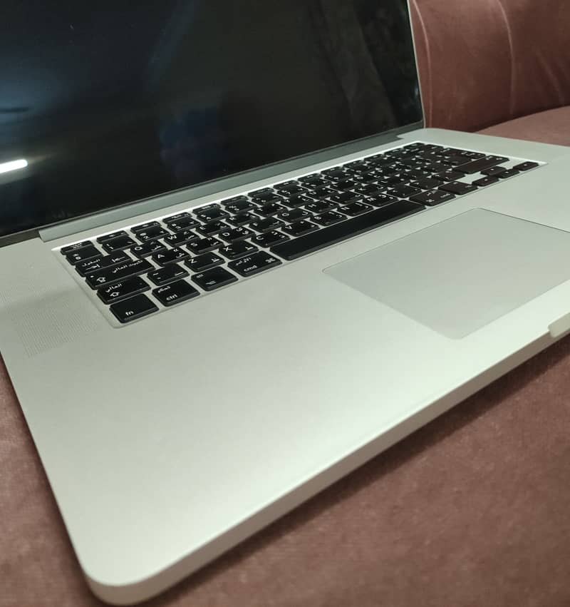 Urgent Sale! Macbook Pro 15 inch Late 2013 Core i7. Read ad 4