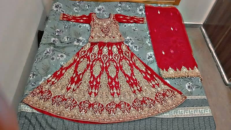 Bridal Lehnga 10/10 beautiful and elegant fabric net 4