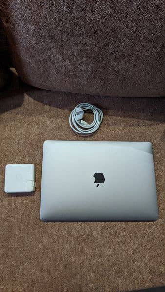 Macbook Pro 2019 16/512 GB 8