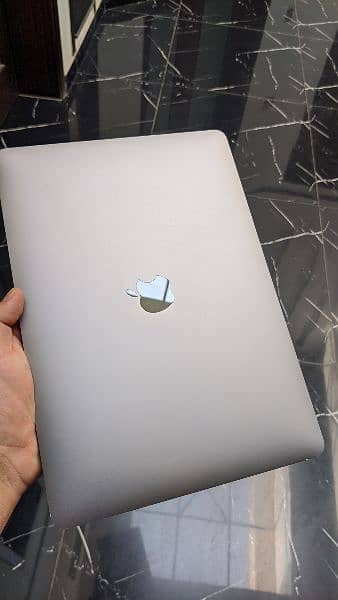 Macbook Pro 2019 16/512 GB 9