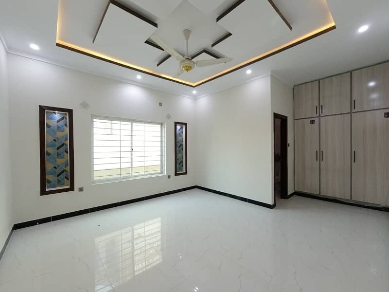 Main Double Road In Gulshan Abad Sector 2 House For Sale Sized 11 Marla 12