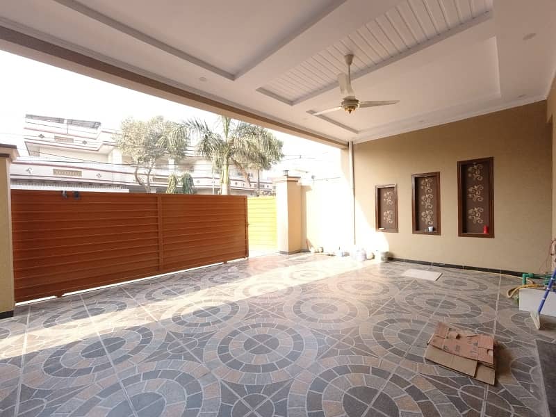 Main Double Road In Gulshan Abad Sector 2 House For Sale Sized 11 Marla 36